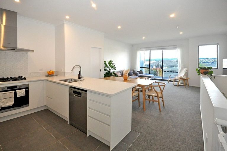 Photo of property in 25/1 Scott Road, Hobsonville, Auckland, 0616
