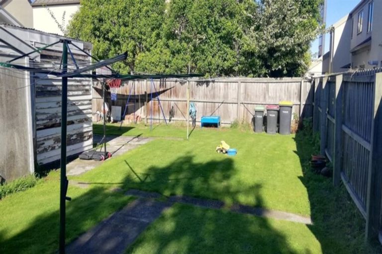 Photo of property in 3 Kauri Street, Riccarton, Christchurch, 8041