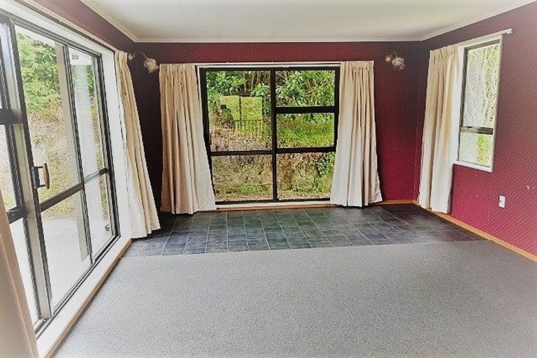 Photo of property in 37 Postgate Drive, Whitby, Porirua, 5024
