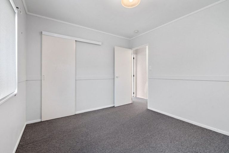 Photo of property in 105 Hillcrest Drive, Kelvin Grove, Palmerston North, 4414
