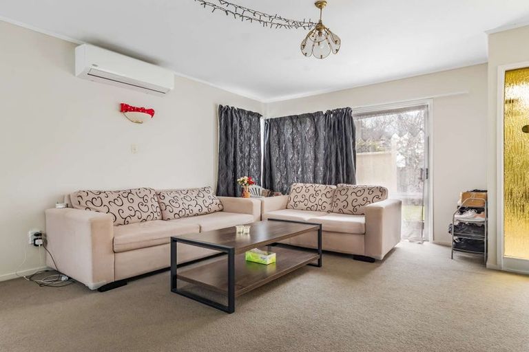 Photo of property in 1/5 Grove Road, Papakura, 2110