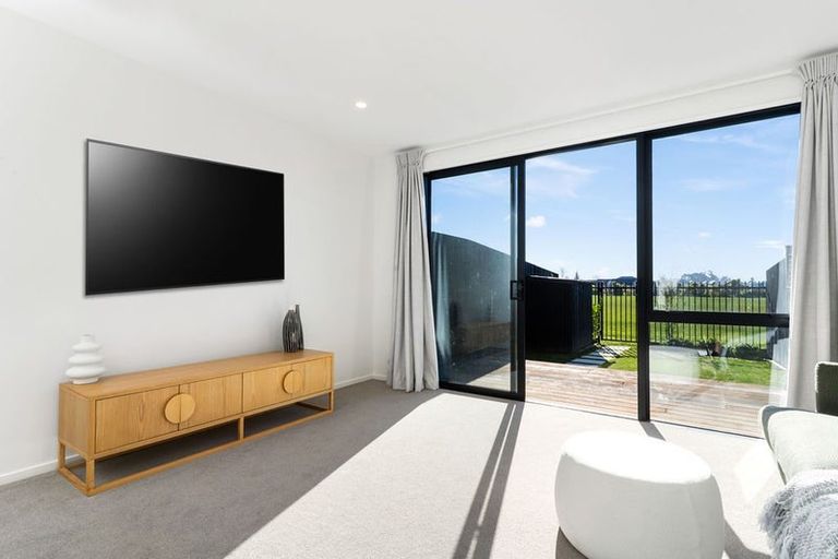 Photo of property in 9 Malaga Crescent, Harewood, Christchurch, 8051