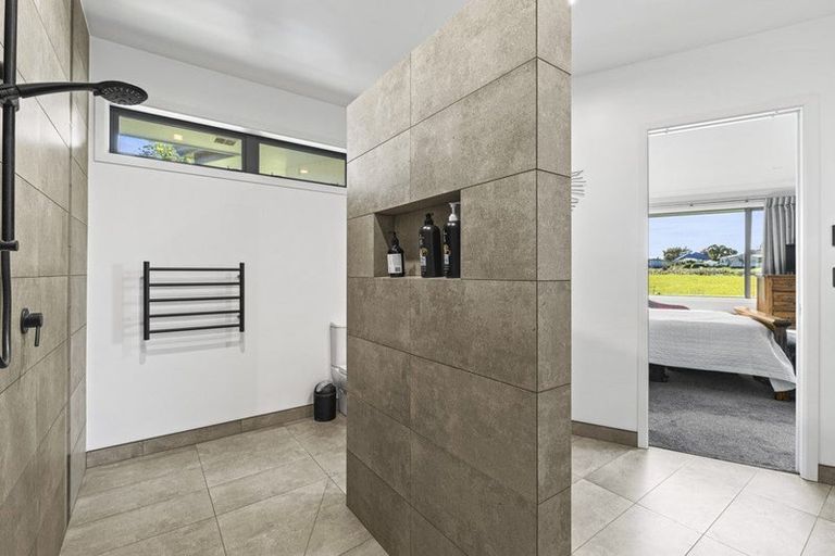 Photo of property in 10 Hanalin Drive, Marton, 4710