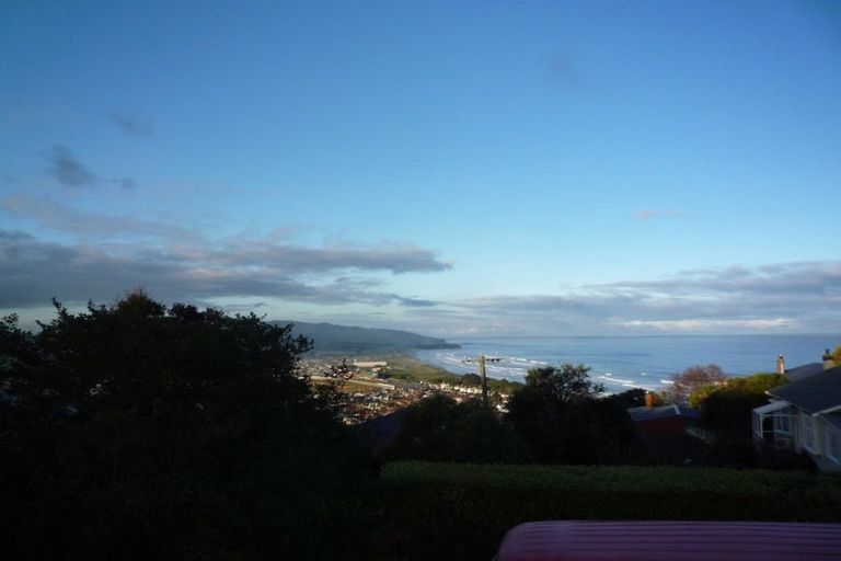 Photo of property in 18 Earls Road, Saint Clair, Dunedin, 9012