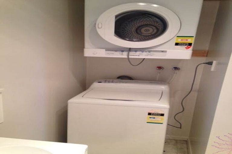 Photo of property in 131 Ruskin Road, Newlands, Wellington, 6037