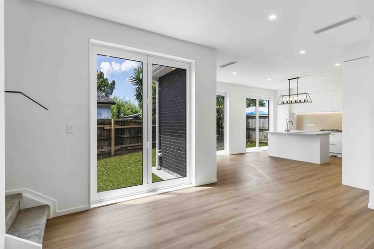 Photo of property in 1a Bernard Street, Papatoetoe, Auckland, 2025