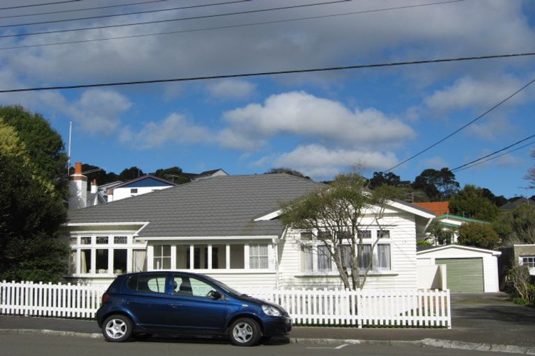 Photo of property in 17 Scapa Terrace, Karori, Wellington, 6012