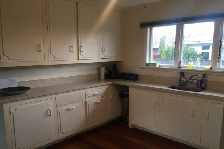 Photo of property in 11 Dunedin Street, Redwood, Christchurch, 8051
