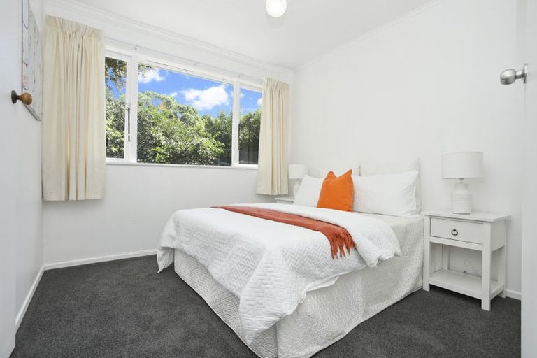 Photo of property in 54 Derwent Crescent, Titirangi, Auckland, 0604