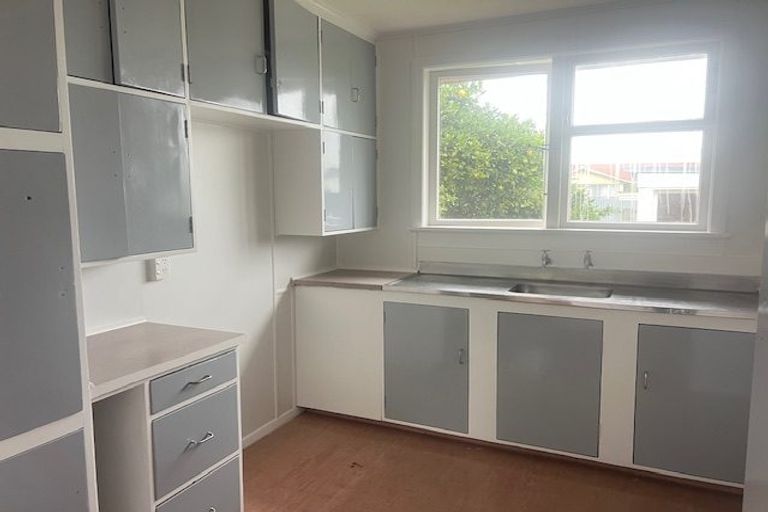 Photo of property in 704 Kiwi Street, Camberley, Hastings, 4120
