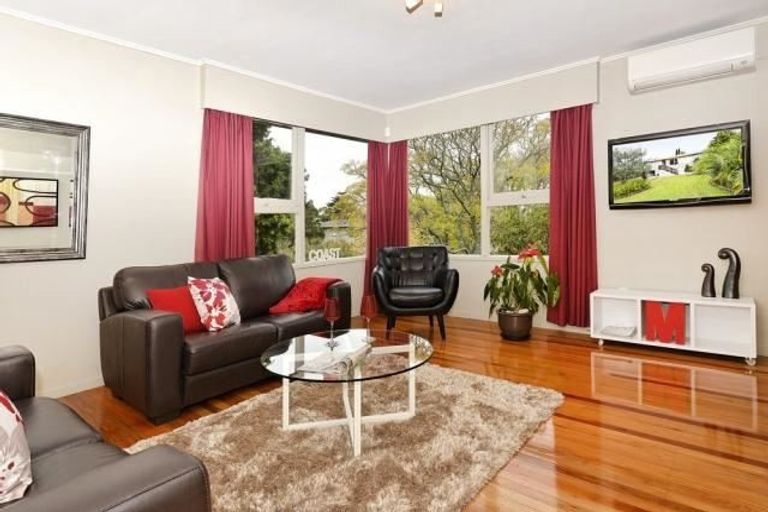 Photo of property in 31 Patts Avenue, Glendene, Auckland, 0602