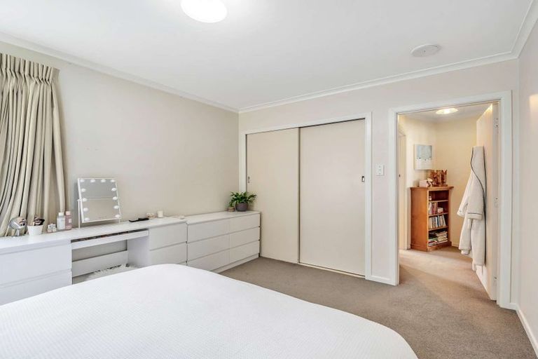 Photo of property in 14 Antrim Place, Hokowhitu, Palmerston North, 4410