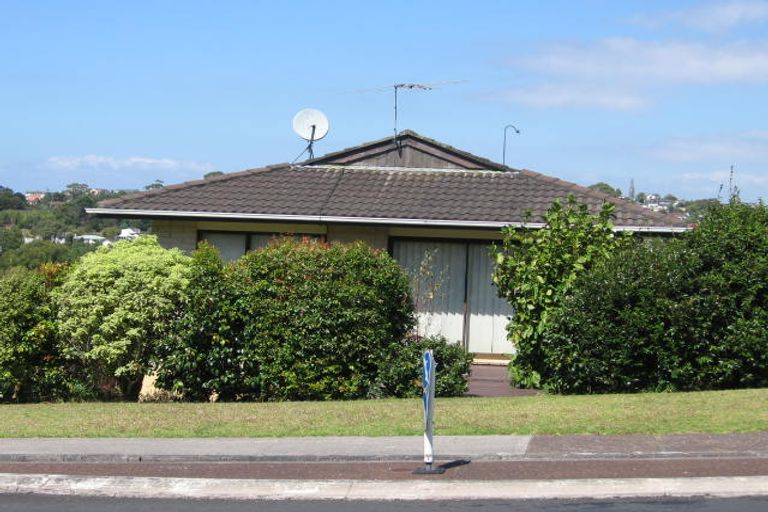 Photo of property in 1/94 Glamorgan Drive, Torbay, Auckland, 0630
