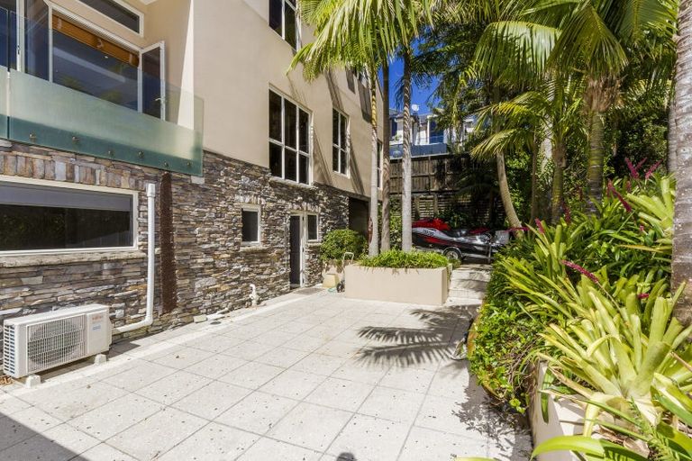 Photo of property in 1/9 The Esplanade, Castor Bay, Auckland, 0620