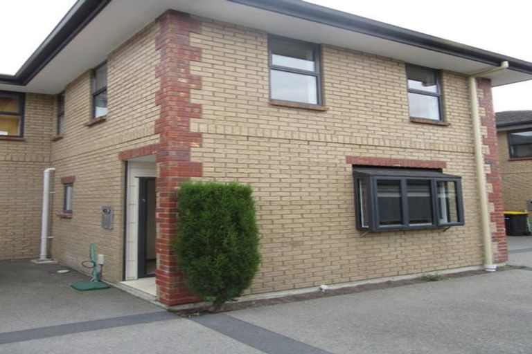 Photo of property in 16 George Street, Riccarton, Christchurch, 8041