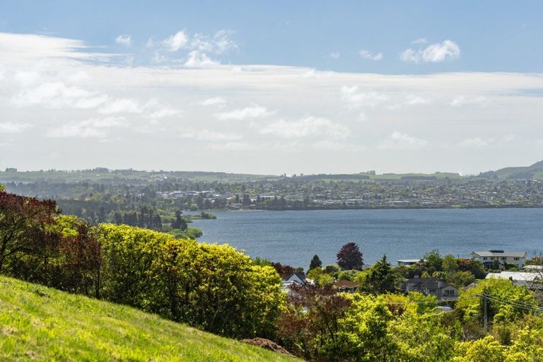 Photo of property in 58 Mapara Road, Acacia Bay, Taupo, 3385