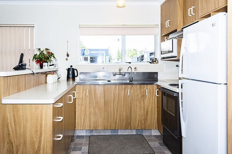 Photo of property in 36 Tukapa Street, Westown, New Plymouth, 4310