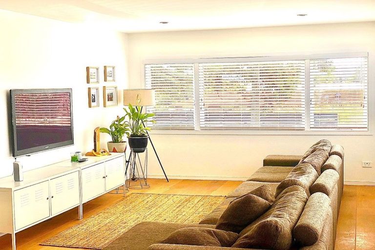 Photo of property in 40 Pooks Road, Ranui, Auckland, 0612