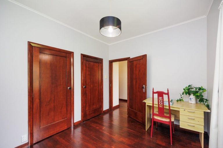 Photo of property in 210 College Street, West End, Palmerston North, 4412