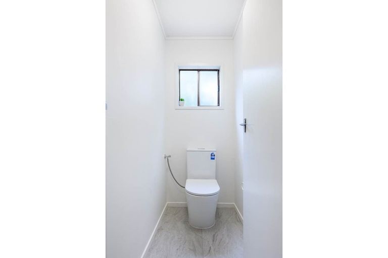 Photo of property in 1/13 Hollyhock Place, Browns Bay, Auckland, 0630
