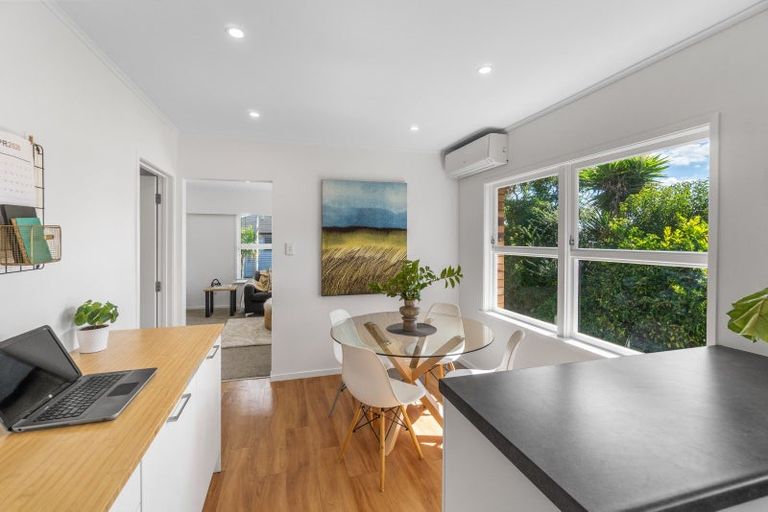 Photo of property in 3/3 Marsh Avenue, Forrest Hill, Auckland, 0620