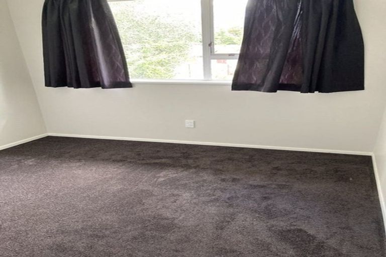 Photo of property in 112 Marne Road, Papakura, 2110