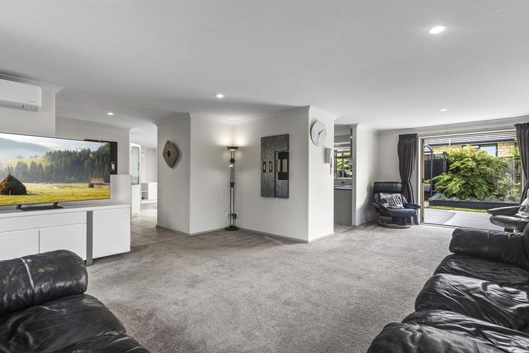 Photo of property in 17 Olive Close, Omokoroa, 3114
