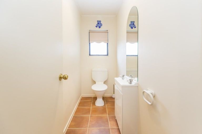 Photo of property in 13 Lanyon Place, Whitby, Porirua, 5024