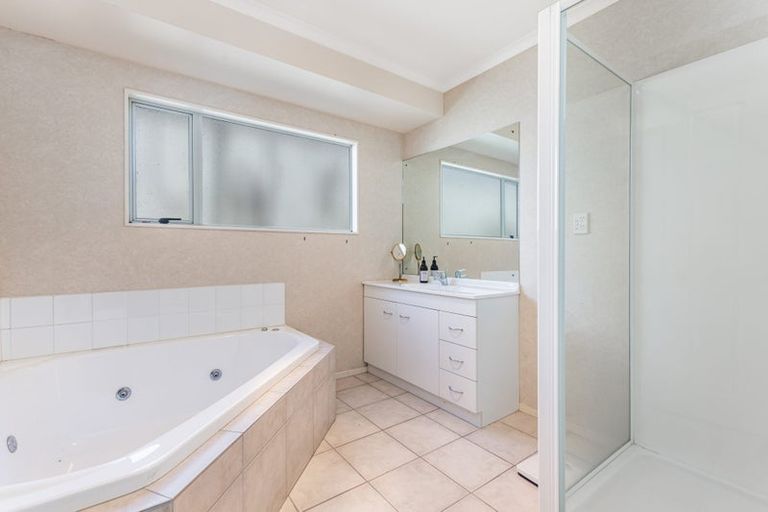 Photo of property in 7 Highfields Terrace, Henderson, Auckland, 0612