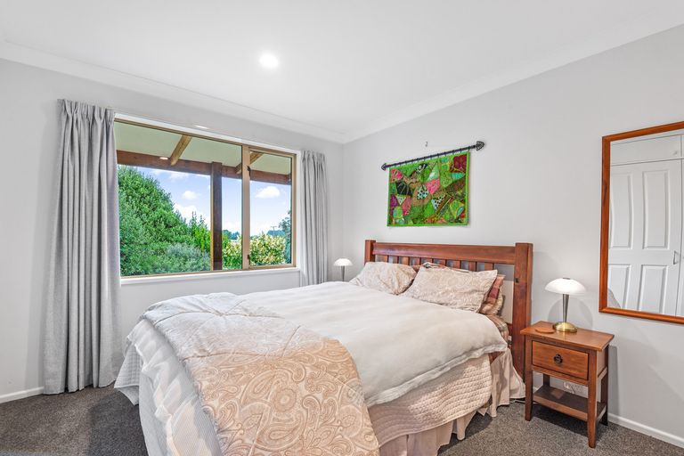 Photo of property in 16 Woodside Road, Woodside, Outram, 9073