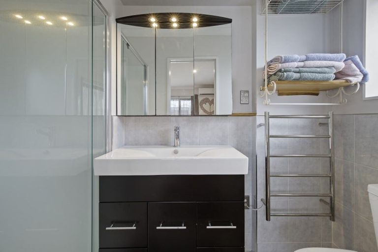 Photo of property in 32 Lough Bourne Drive, Pukekohe, 2120