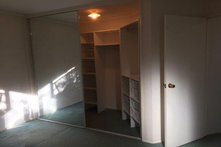 Photo of property in 16 Gala Place, Henderson, Auckland, 0612