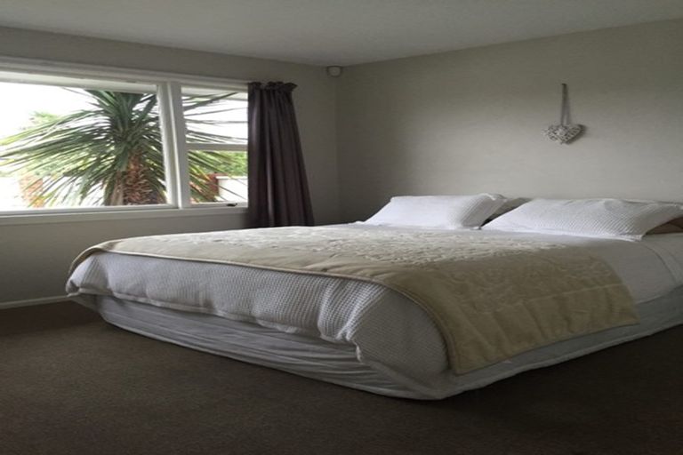 Photo of property in 176 Centaurus Road, Saint Martins, Christchurch, 8022