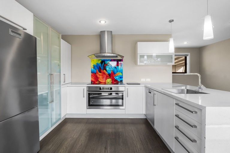 Photo of property in 12 Masham Road, Broomfield, Christchurch, 8042