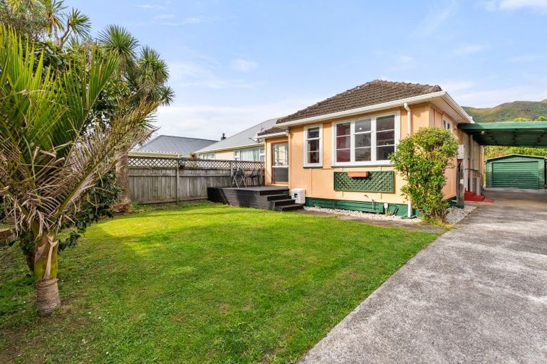 Photo of property in 18 Atiawa Crescent, Waiwhetu, Lower Hutt, 5010