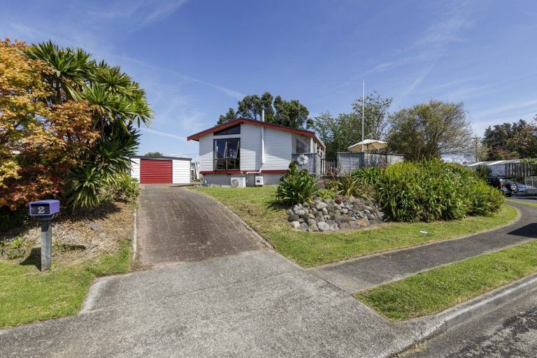 Photo of property in 2 Honnor Place, Hurdon, New Plymouth, 4310