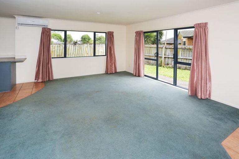 Photo of property in 11 Liddesdale Place, Papakura, 2110