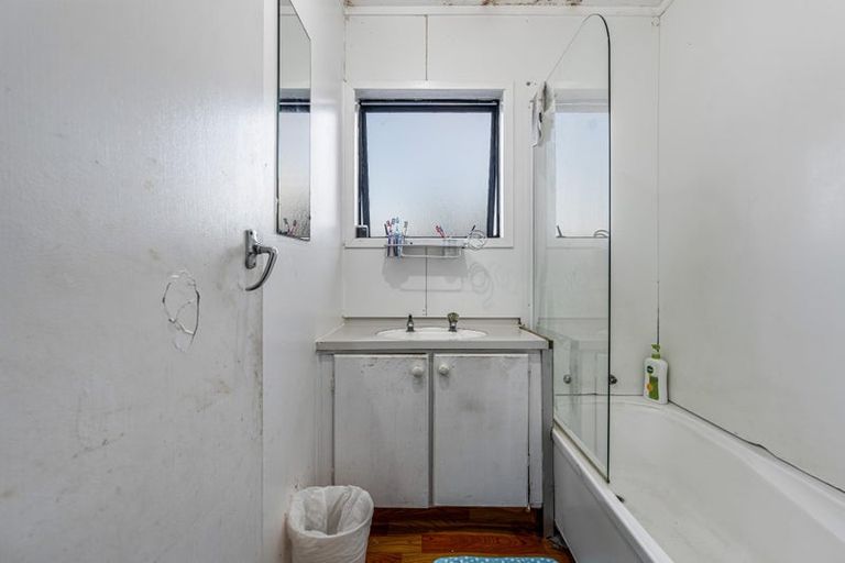 Photo of property in 7 Fernhaven Place, Massey, Auckland, 0614