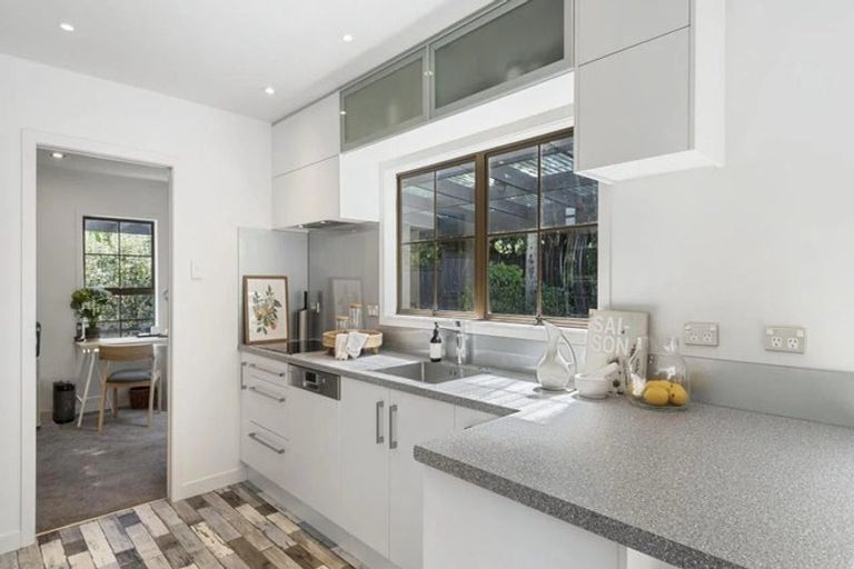 Photo of property in 8 Bellcroft Place, Belmont, Auckland, 0622