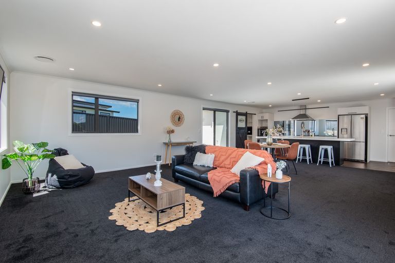 Photo of property in 42 Mcneil Street, Balclutha, 9230