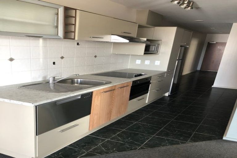 Photo of property in Atrium Towers, 8a/154 The Terrace, Wellington Central, Wellington, 6011