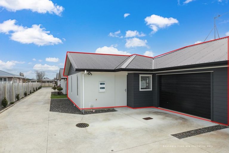 Photo of property in 28u3 Heath Street, Saint Andrews, Hamilton, 3200