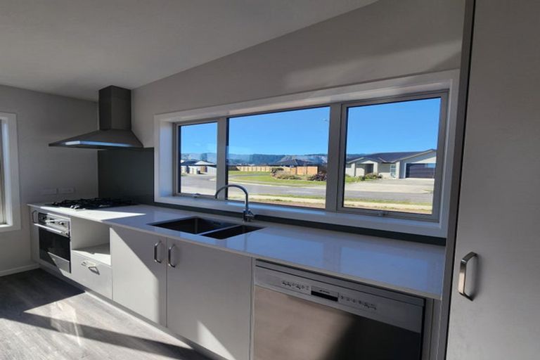 Photo of property in 6 Ash Close, Levin, 5510