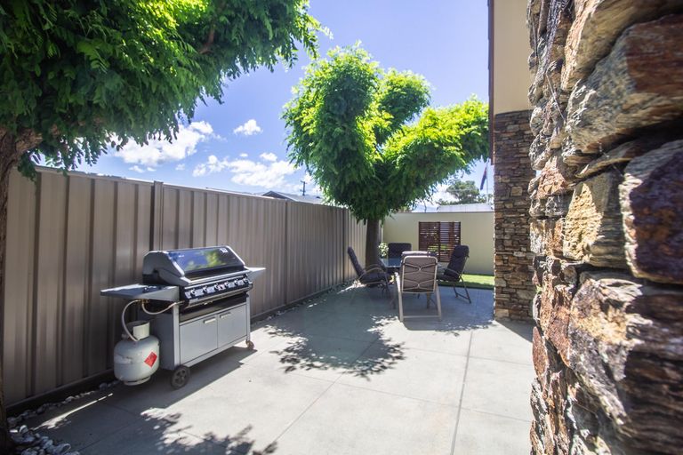 Photo of property in 54 Inniscort Street, Cromwell, 9310