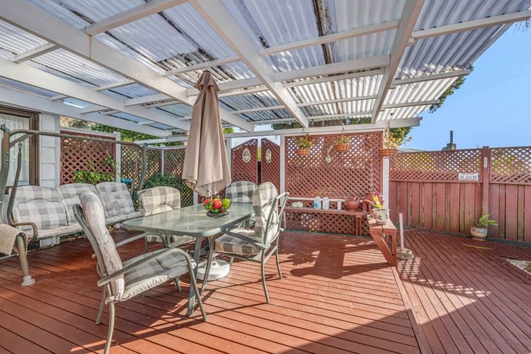 Photo of property in 7 Metric Place, Te Atatu South, Auckland, 0610