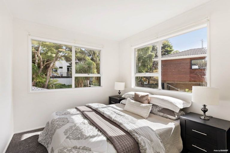 Photo of property in 9k View Road, Glenfield, Auckland, 0627