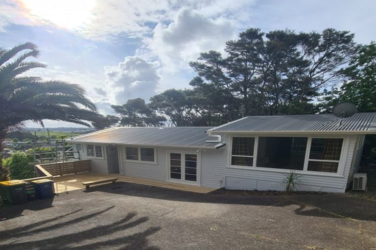 Photo of property in 590 East Coast Road, Pinehill, Auckland, 0630