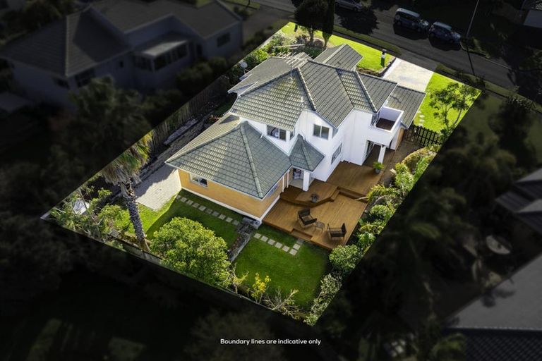 Photo of property in 29 Caversham Drive, Torbay, Auckland, 0630