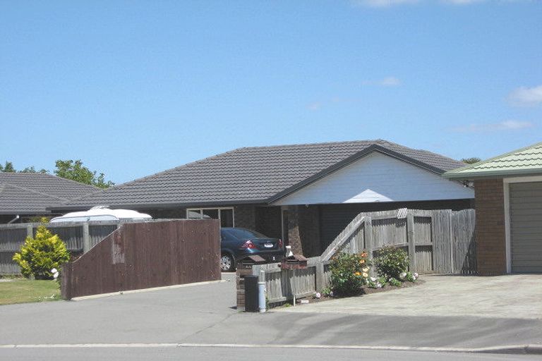 Photo of property in 25 Rue De La Mare, Parklands, Christchurch, 8083