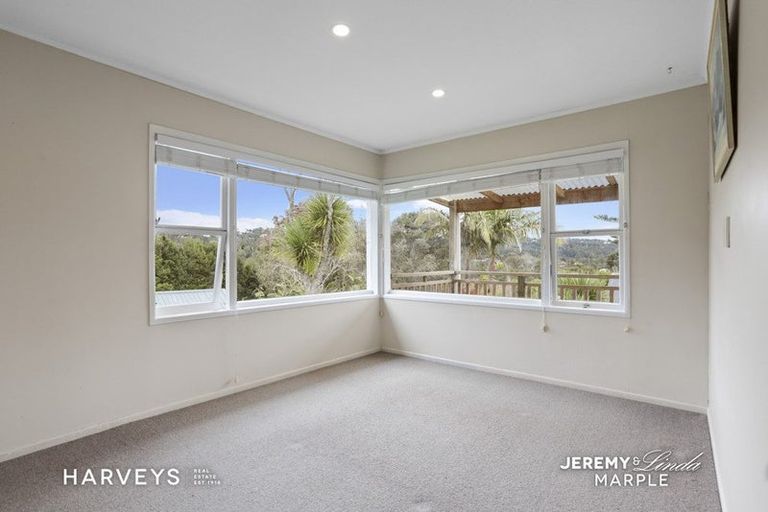 Photo of property in 12 Highland Avenue, Titirangi, Auckland, 0604
